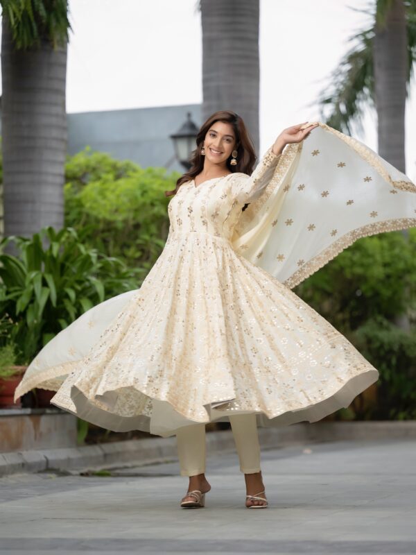 🌸PREMIUM & LUXURIOUS DESIGNER Ivory Gold Hand-Embroidered Anarkali Set - Image 3