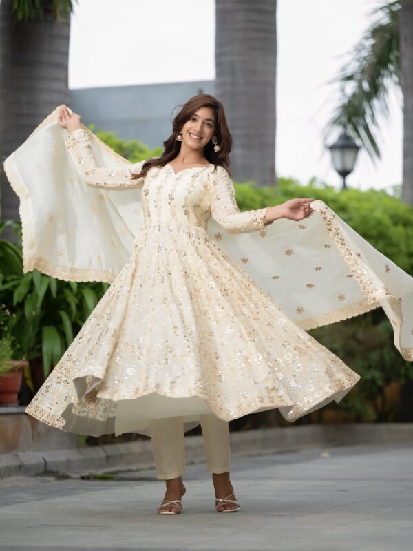 🌸PREMIUM & LUXURIOUS DESIGNER Ivory Gold Hand-Embroidered Anarkali Set - Image 6