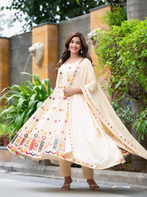 🌸 All NEW PREMIUM & LUXURIOUS DESIGNER READYMADE ALIA CUT - Image 3